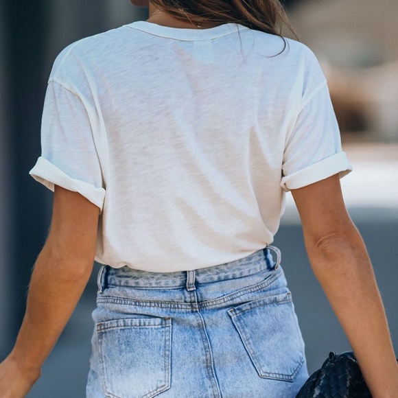 ⚡️Cheetah Print Tongue Tee ⚡️ - Picture 3 of 3